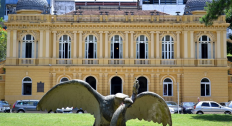 Foto do prédio Palácio Amarelo, em Petrópolis
